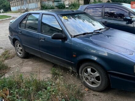 Синий Рено 19, объемом двигателя 1.72 л и пробегом 229 тыс. км за 900 $, фото 1 на Automoto.ua