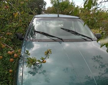 Зеленый Рено 19, объемом двигателя 1.4 л и пробегом 206 тыс. км за 600 $, фото 4 на Automoto.ua