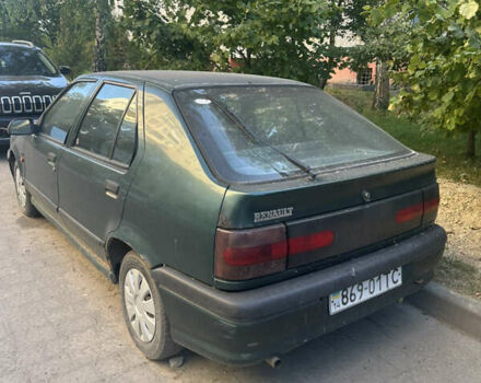 Зелений Рено 19, об'ємом двигуна 1.8 л та пробігом 300 тис. км за 950 $, фото 5 на Automoto.ua