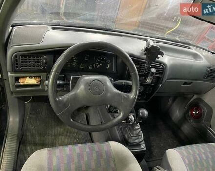 Зеленый Рено 19, объемом двигателя 1.4 л и пробегом 227 тыс. км за 1650 $, фото 16 на Automoto.ua