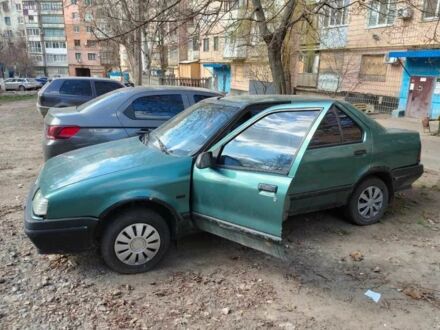 Рено 19 1990 у Краматорске на Automoto.ua Зелений Рено 19, об'ємом двигуна 1.4 л та пробігом 1 тис. км за 1200 $, фото 1 на Automoto.ua