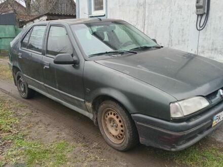 Зеленый Рено 19, объемом двигателя 0 л и пробегом 300 тыс. км за 403 $, фото 1 на Automoto.ua