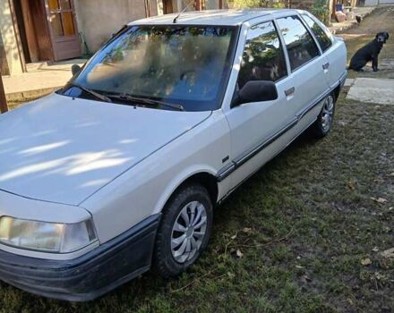 Белый Рено 21, объемом двигателя 1.7 л и пробегом 195 тыс. км за 1600 $, фото 2 на Automoto.ua
