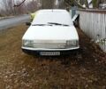 Белый Рено 21, объемом двигателя 2.1 л и пробегом 255 тыс. км за 450 $, фото 1 на Automoto.ua