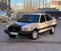 Белый Рено 21, объемом двигателя 1.72 л и пробегом 307 тыс. км за 999 $, фото 1 на Automoto.ua