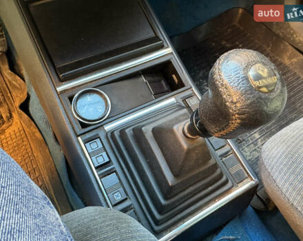 Белый Рено 21, объемом двигателя 1.72 л и пробегом 307 тыс. км за 999 $, фото 8 на Automoto.ua