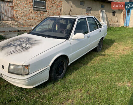 Белый Рено 21, объемом двигателя 2 л и пробегом 153 тыс. км за 599 $, фото 2 на Automoto.ua