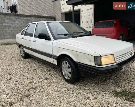 Белый Рено 21, объемом двигателя 1.7 л и пробегом 683 тыс. км за 500 $, фото 2 на Automoto.ua