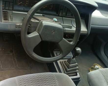 Белый Рено 21, объемом двигателя 0 л и пробегом 100 тыс. км за 573 $, фото 4 на Automoto.ua