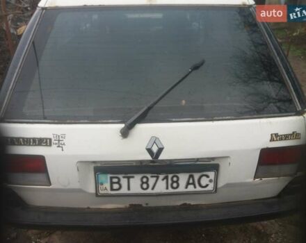 Білий Рено 21, об'ємом двигуна 2.2 л та пробігом 100 тис. км за 650 $, фото 1 на Automoto.ua