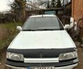 Белый Рено 21, объемом двигателя 1.7 л и пробегом 200 тыс. км за 500 $, фото 1 на Automoto.ua