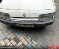 Белый Рено 21, объемом двигателя 2.1 л и пробегом 305 тыс. км за 800 $, фото 5 на Automoto.ua