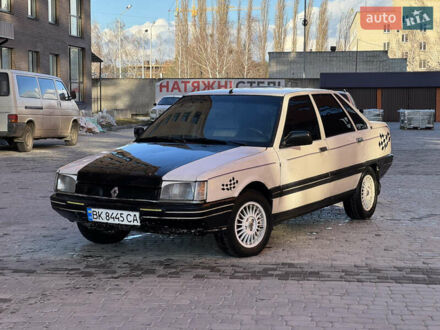 Белый Рено 21, объемом двигателя 1.72 л и пробегом 307 тыс. км за 999 $, фото 1 на Automoto.ua