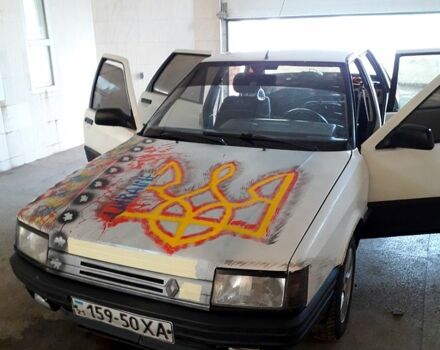 Білий Рено 21, об'ємом двигуна 1.7 л та пробігом 0 тис. км за 1250 $, фото 1 на Automoto.ua