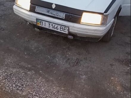 Рено 21 1987 в Рокитном на Automoto.ua Белый Рено 21, объемом двигателя 0 л и пробегом 300 тыс. км за 26000 $, фото 1 на Automoto.ua