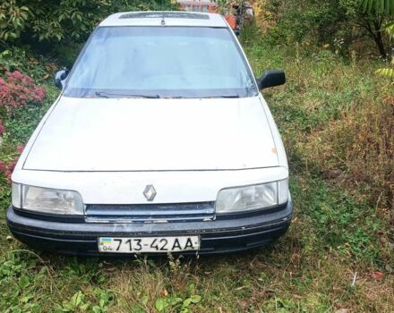 Белый Рено 21, объемом двигателя 1.7 л и пробегом 100 тыс. км за 630 $, фото 1 на Automoto.ua
