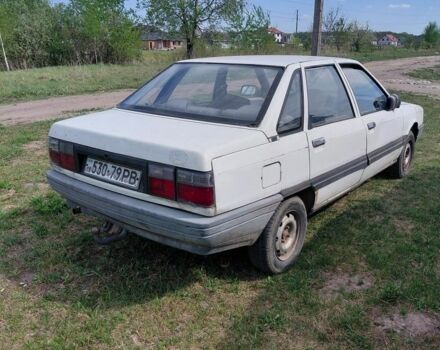 Белый Рено 21, объемом двигателя 0 л и пробегом 800 тыс. км за 500 $, фото 1 на Automoto.ua