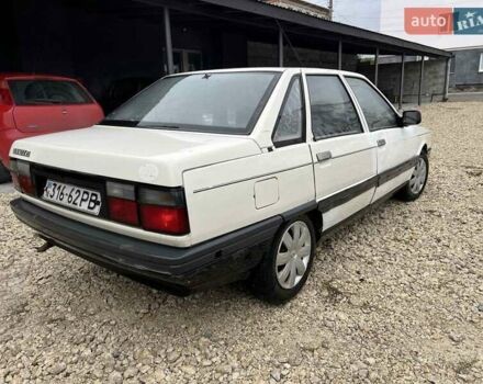 Белый Рено 21, объемом двигателя 1.7 л и пробегом 683 тыс. км за 500 $, фото 1 на Automoto.ua