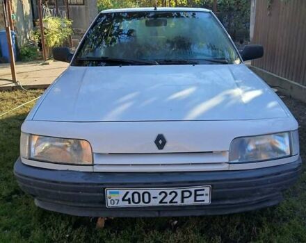 Белый Рено 21, объемом двигателя 1.7 л и пробегом 195 тыс. км за 1600 $, фото 1 на Automoto.ua