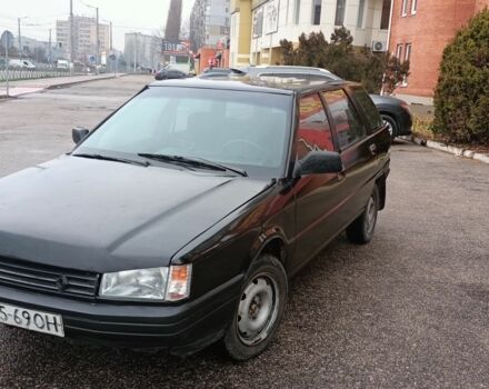 Черный Рено 21, объемом двигателя 2.1 л и пробегом 100 тыс. км за 1300 $, фото 1 на Automoto.ua