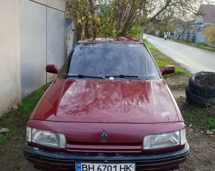 Красный Рено 21, объемом двигателя 1.7 л и пробегом 350 тыс. км за 1426 $, фото 4 на Automoto.ua