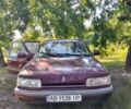 Красный Рено 21, объемом двигателя 1.7 л и пробегом 300 тыс. км за 387 $, фото 1 на Automoto.ua