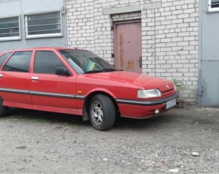 Красный Рено 21, объемом двигателя 1.7 л и пробегом 1000 тыс. км за 1800 $, фото 1 на Automoto.ua