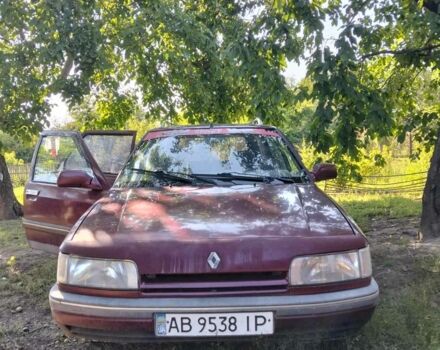 Красный Рено 21, объемом двигателя 1.7 л и пробегом 300 тыс. км за 16000 $, фото 1 на Automoto.ua