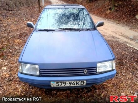 Рено 21 1987 у Обухове на Automoto.ua Рено 21, об'ємом двигуна 17 л та пробігом 125 тис. км за 530 $, фото 1 на Automoto.ua