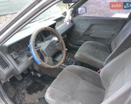 Серый Рено 21, объемом двигателя 1.6 л и пробегом 67 тыс. км за 500 $, фото 9 на Automoto.ua