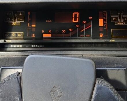 Серый Рено 21, объемом двигателя 2 л и пробегом 256 тыс. км за 300 $, фото 3 на Automoto.ua