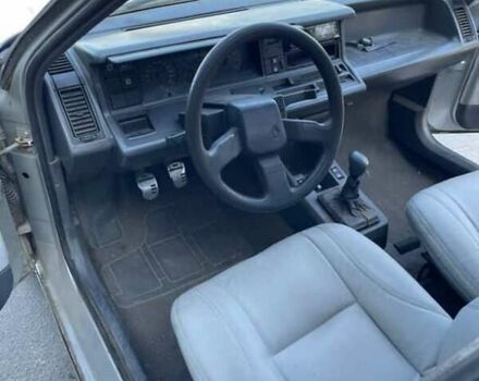 Серый Рено 21, объемом двигателя 0 л и пробегом 150 тыс. км за 600 $, фото 3 на Automoto.ua