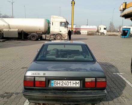 Серый Рено 21, объемом двигателя 1.7 л и пробегом 300 тыс. км за 900 $, фото 1 на Automoto.ua
