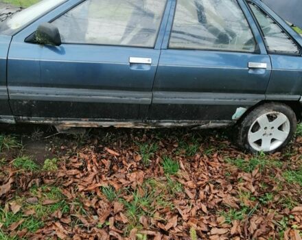 Серый Рено 21, объемом двигателя 1.7 л и пробегом 350 тыс. км за 550 $, фото 2 на Automoto.ua