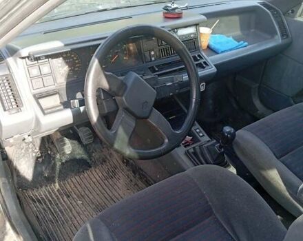 Рено 21 1989 в Кривом Роге на Automoto.ua Серый Рено 21, объемом двигателя 2.2 л и пробегом 302 тыс. км за 720 $, фото 2 на Automoto.ua