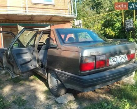 Серый Рено 21, объемом двигателя 0 л и пробегом 800 тыс. км за 500 $, фото 1 на Automoto.ua