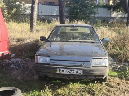 Рено 21 1987 у Василькове на Automoto.ua Сірий Рено 21, об'ємом двигуна 1.5 л та пробігом 300 тис. км за 300 $, фото 1 на Automoto.ua