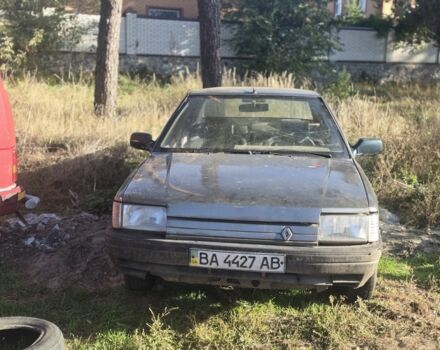 Серый Рено 21, объемом двигателя 1.5 л и пробегом 300 тыс. км за 300 $, фото 1 на Automoto.ua