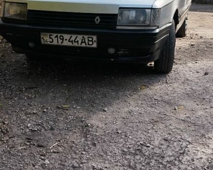Сірий Рено 21, об'ємом двигуна 2 л та пробігом 256 тис. км за 300 $, фото 1 на Automoto.ua