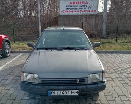 Серый Рено 21, объемом двигателя 1.7 л и пробегом 300 тыс. км за 900 $, фото 1 на Automoto.ua
