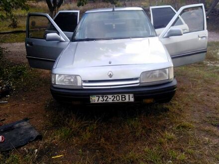 Серый Рено 21, объемом двигателя 1.7 л и пробегом 0 тыс. км за 700 $, фото 1 на Automoto.ua