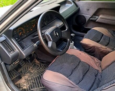 Серый Рено 21, объемом двигателя 1.7 л и пробегом 0 тыс. км за 1000 $, фото 1 на Automoto.ua