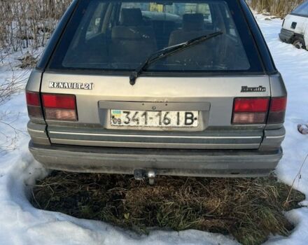 Сірий Рено 21, об'ємом двигуна 1.6 л та пробігом 300 тис. км за 392 $, фото 1 на Automoto.ua