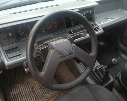 Синій Рено 21, об'ємом двигуна 1.7 л та пробігом 200 тис. км за 550 $, фото 4 на Automoto.ua