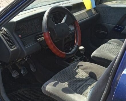 Синий Рено 21, объемом двигателя 2.1 л и пробегом 188 тыс. км за 30000 $, фото 4 на Automoto.ua