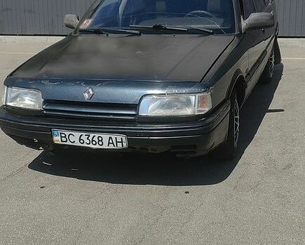 Синий Рено 21, объемом двигателя 1.8 л и пробегом 30 тыс. км за 1000 $, фото 1 на Automoto.ua