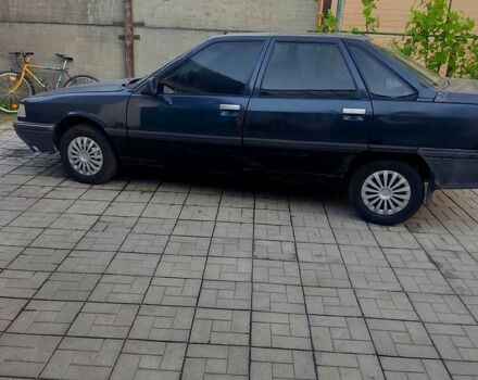 Синий Рено 21, объемом двигателя 1.7 л и пробегом 250 тыс. км за 499 $, фото 1 на Automoto.ua