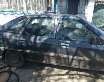 Синій Рено 21, об'ємом двигуна 1 л та пробігом 200 тис. км за 850 $, фото 1 на Automoto.ua