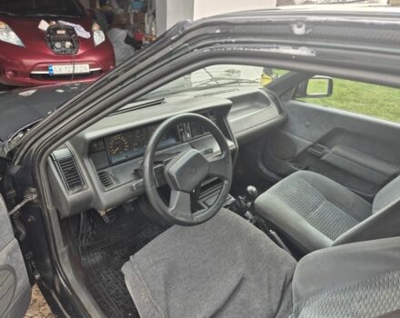 Зеленый Рено 21, объемом двигателя 1.7 л и пробегом 395 тыс. км за 828 $, фото 3 на Automoto.ua