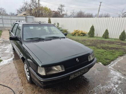 Зеленый Рено 21, объемом двигателя 1.7 л и пробегом 395 тыс. км за 828 $, фото 1 на Automoto.ua